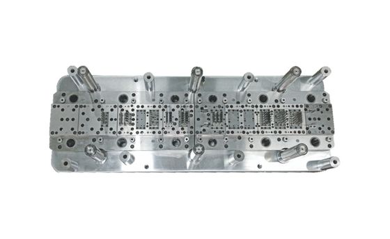 Zastosowanie Elektroliterowanie IC Ołów ramy Stamping Form W półprzewodniku